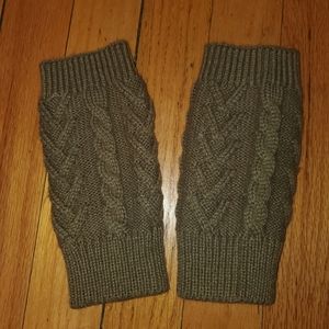 Fingerless gloves